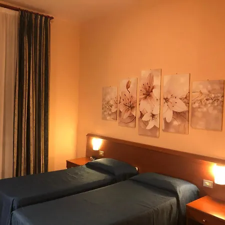 Paradiso Szálloda Milánó