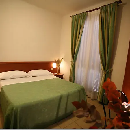 Paradiso 2* Milánó