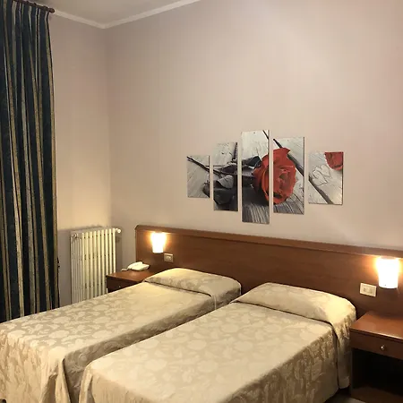 Paradiso 2* Milánó