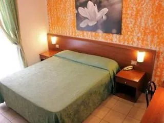 帕拉迪索酒店 2*