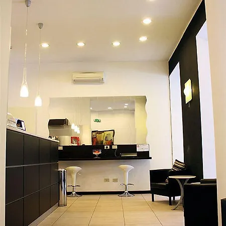 Paradiso Hotell 2*